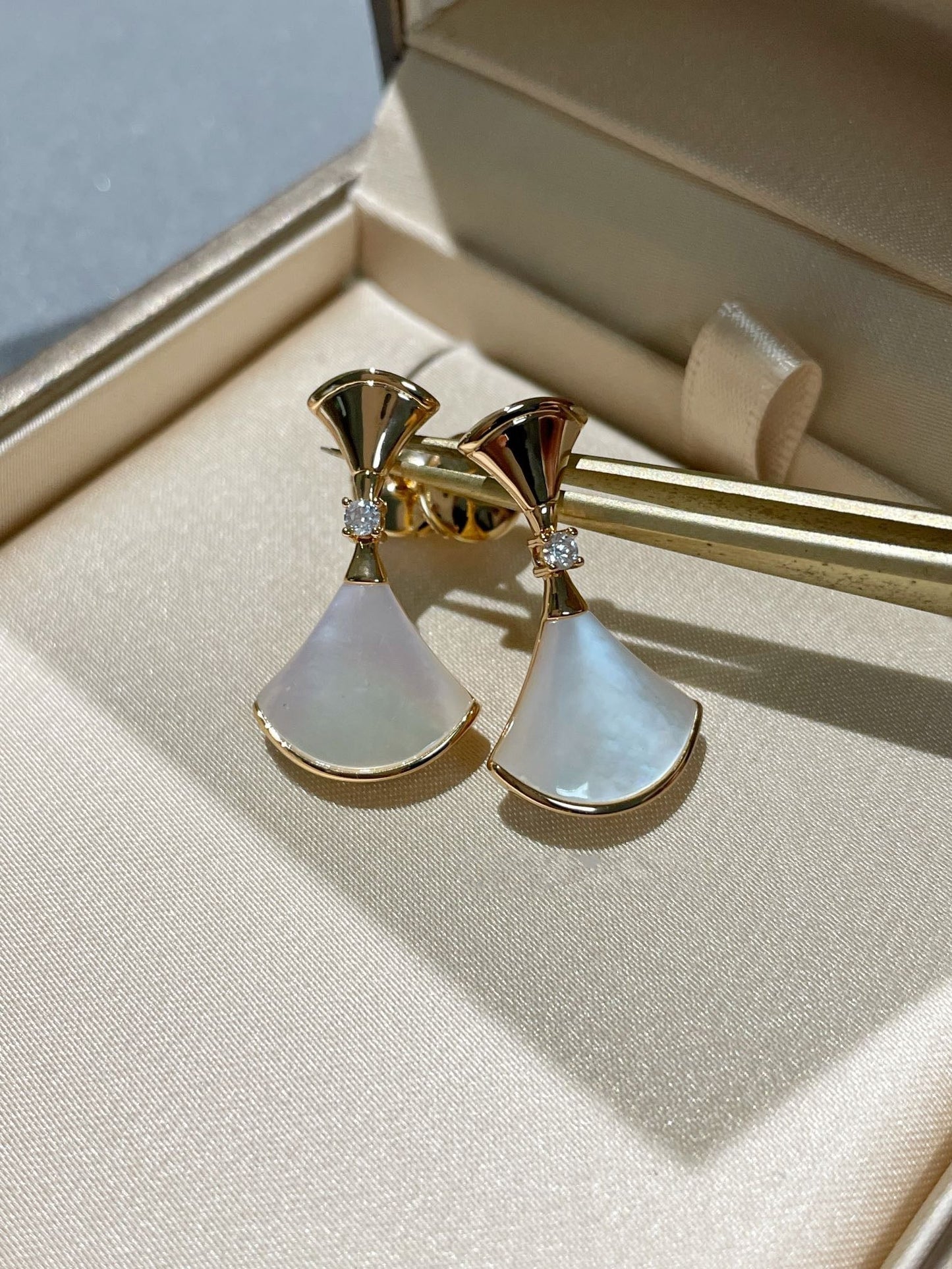 [Eternal Jewelry]DREAM MOP 1 DIAMOND EARRINGS