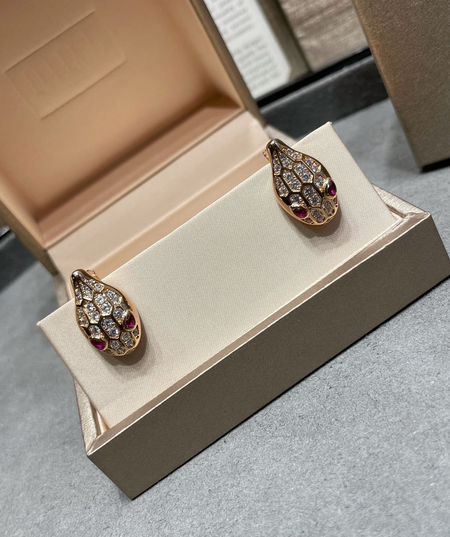 [Eternal Jewelry]SERPENT DIAMOND STUD EARRINGS