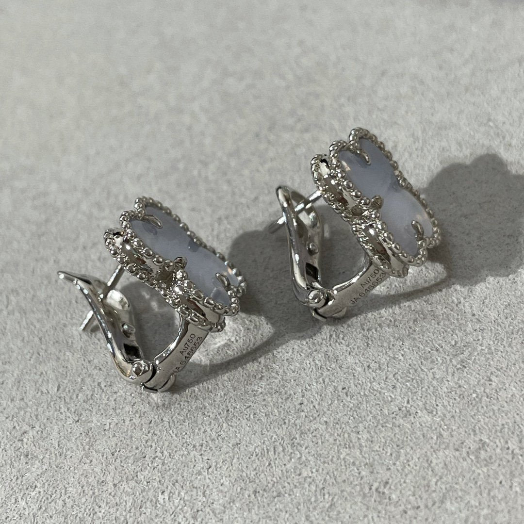 [Eternal Jewelry]CLOVER CHALCEDONY SILVER STUD EARRINGS