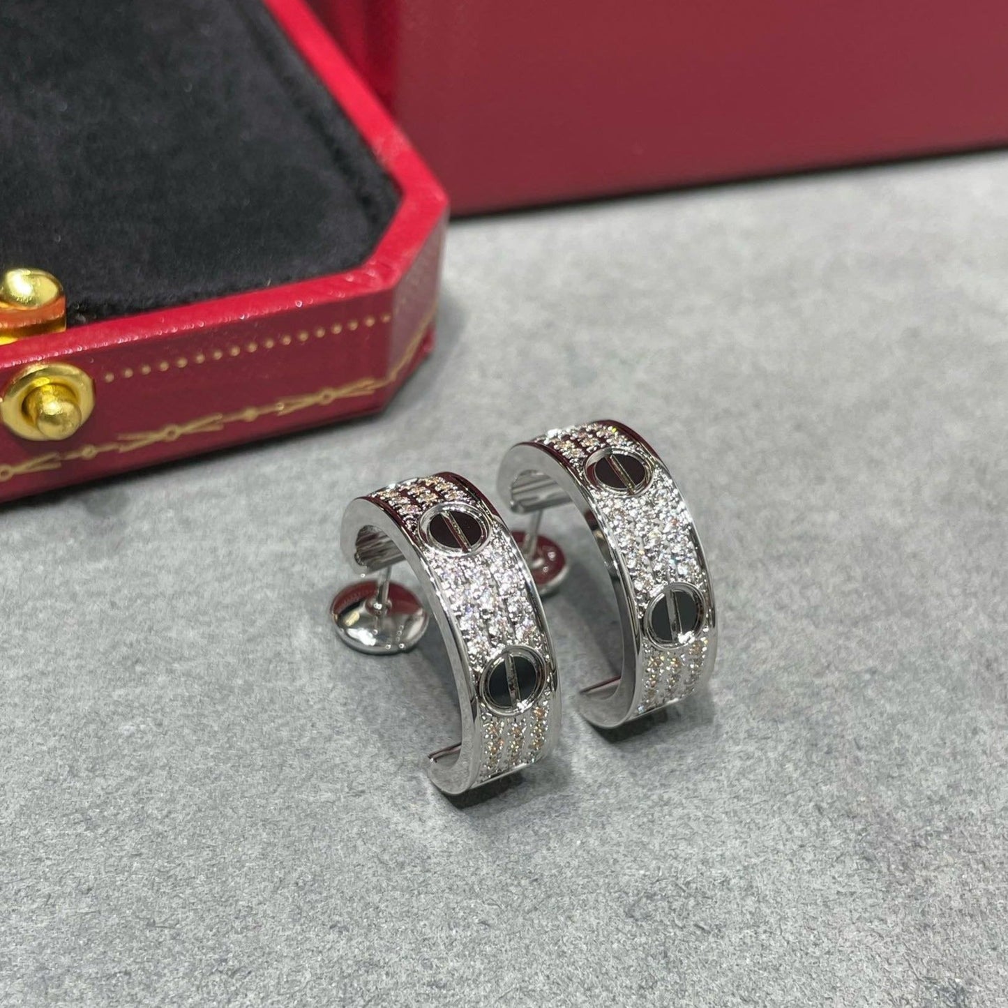 [Eternal Jewelry]LOVE CERAMIC DIAMOND PAVED SILVER EARRINGS