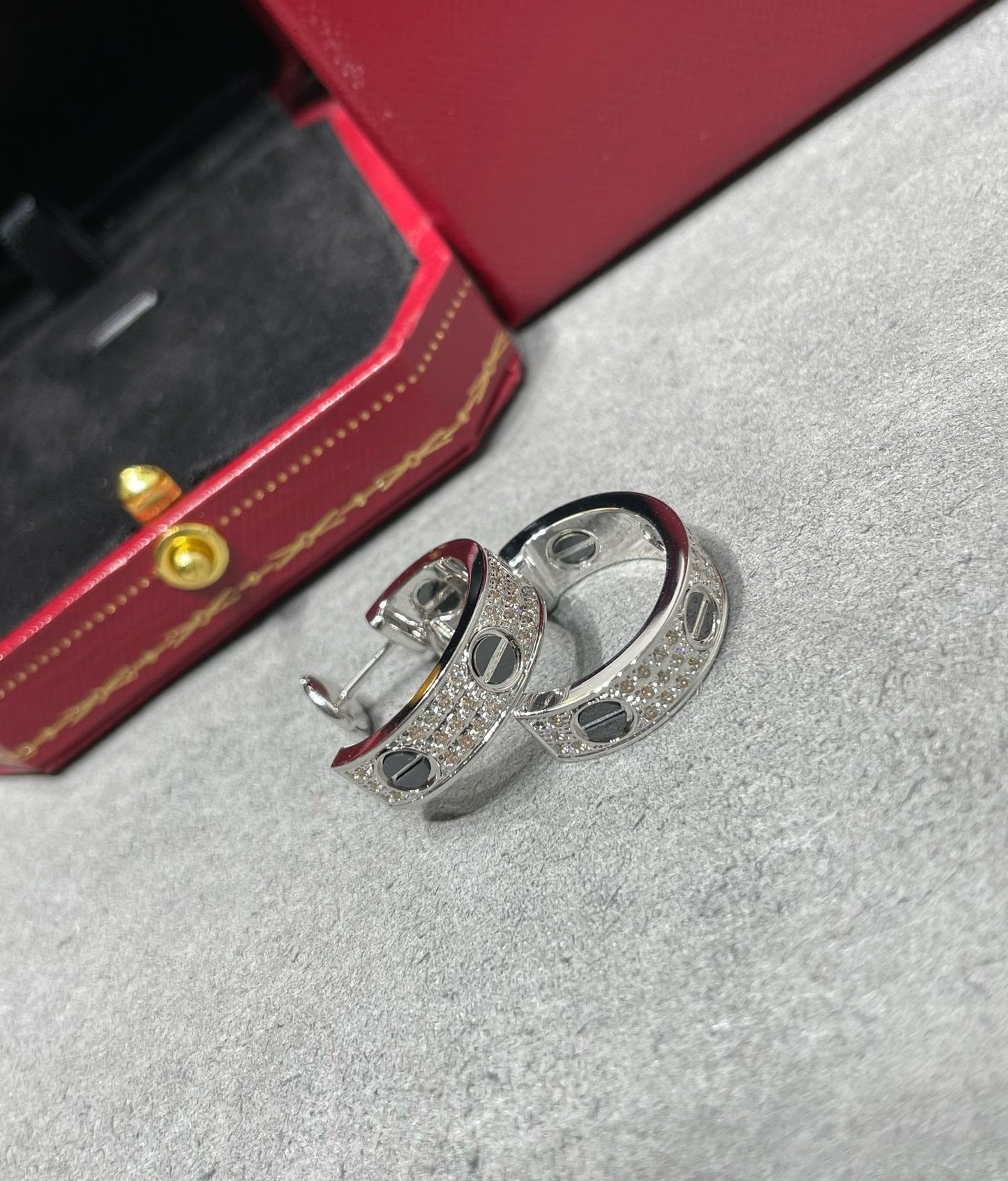 [Eternal Jewelry]LOVE CERAMIC DIAMOND PAVED SILVER EARRINGS