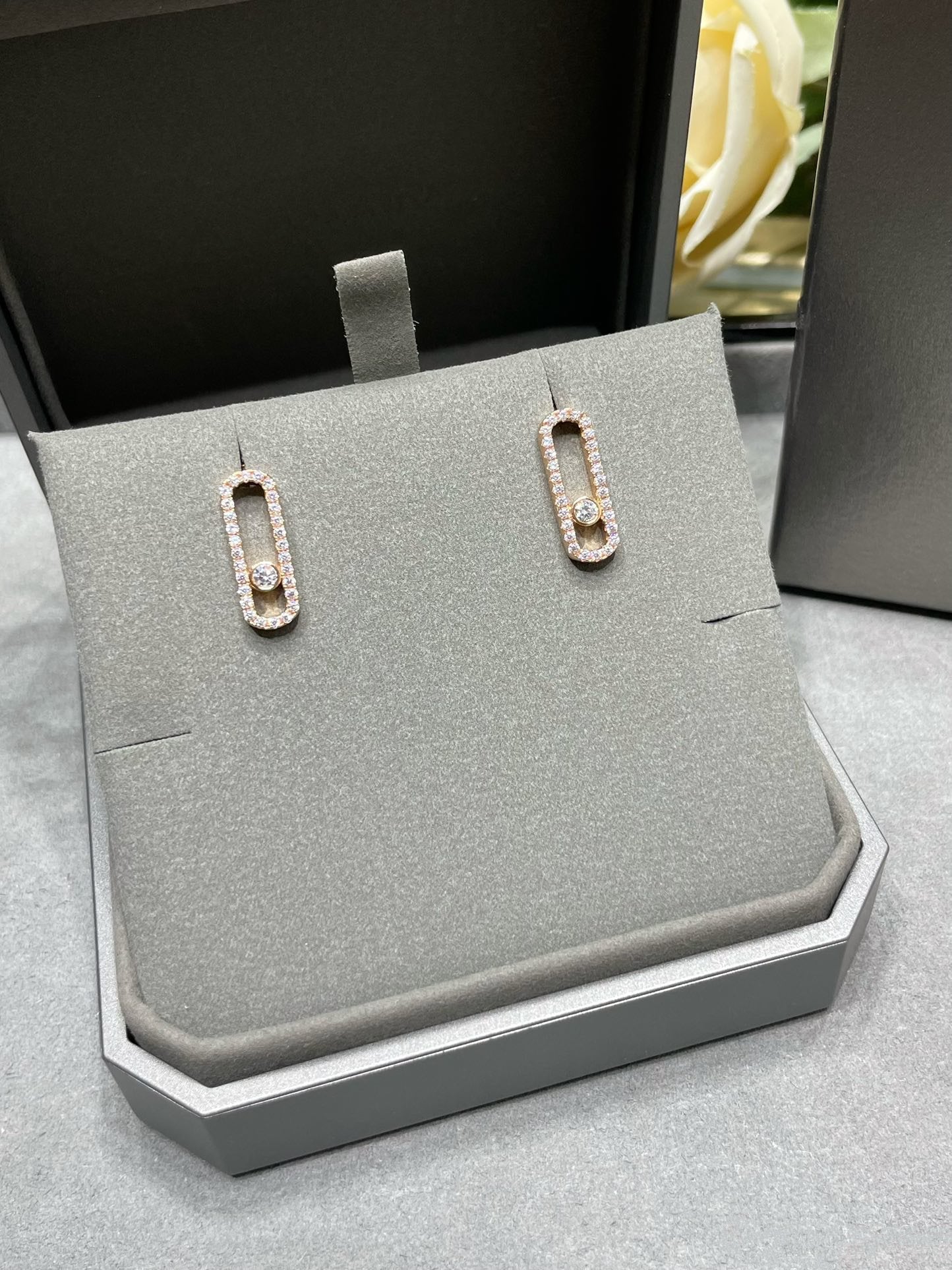 [Eternal jewelry]MOVE UNO STUD DIAMOND PAVED EARRINGS