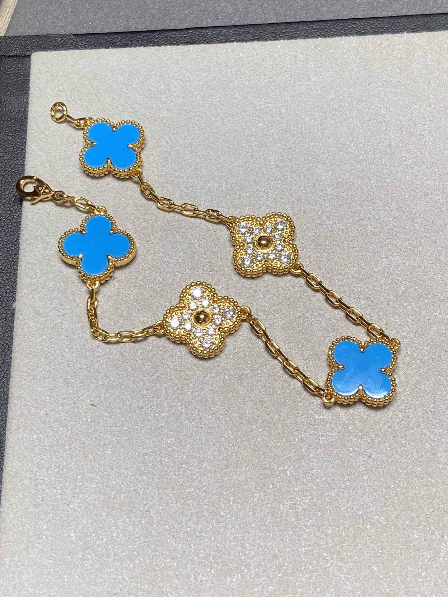 [Eternal Jewelry]CLOVER 5 MOTIF BLUE CHALCEDONY DIAMOND GOLD BRACELET