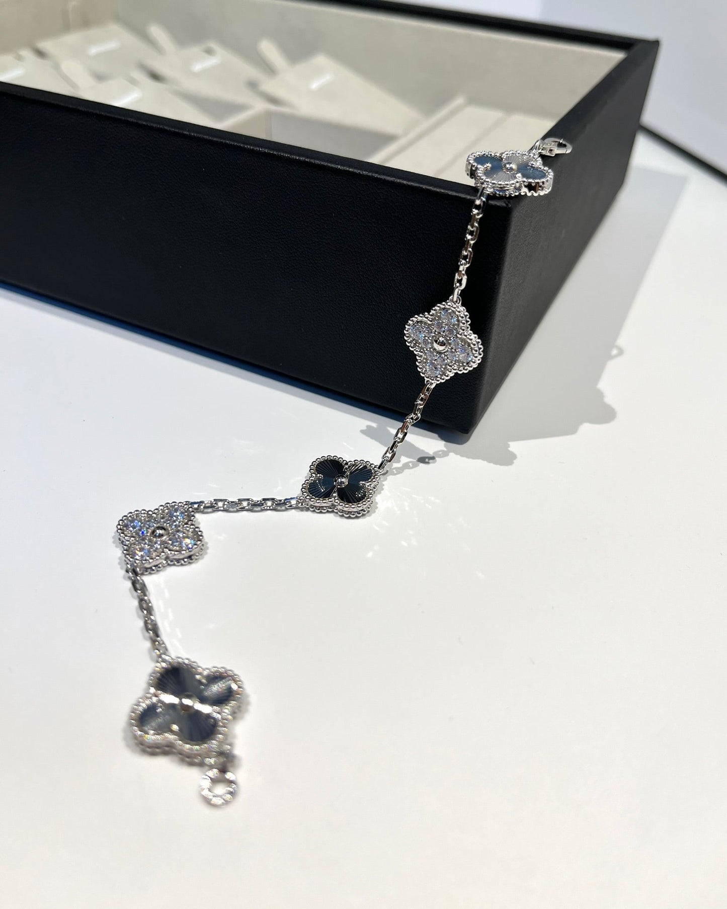 [Eternal Jewelry]CLOVER 5 MOTIF SILVER DIAMOND BRACELET