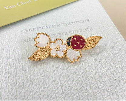 [Eternal jewelry] Petal Leaf Ladybug Brooch