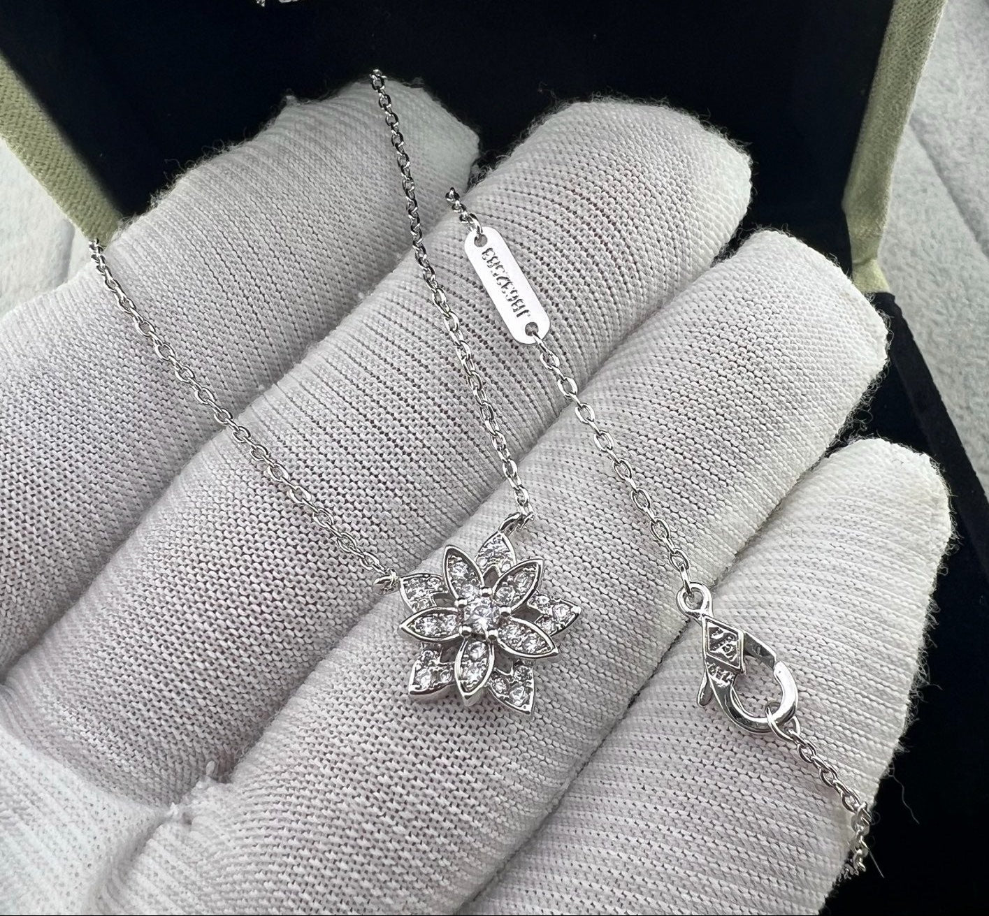 [Eternal jewelry] Full Diamond Hollow Lotus Necklace Set