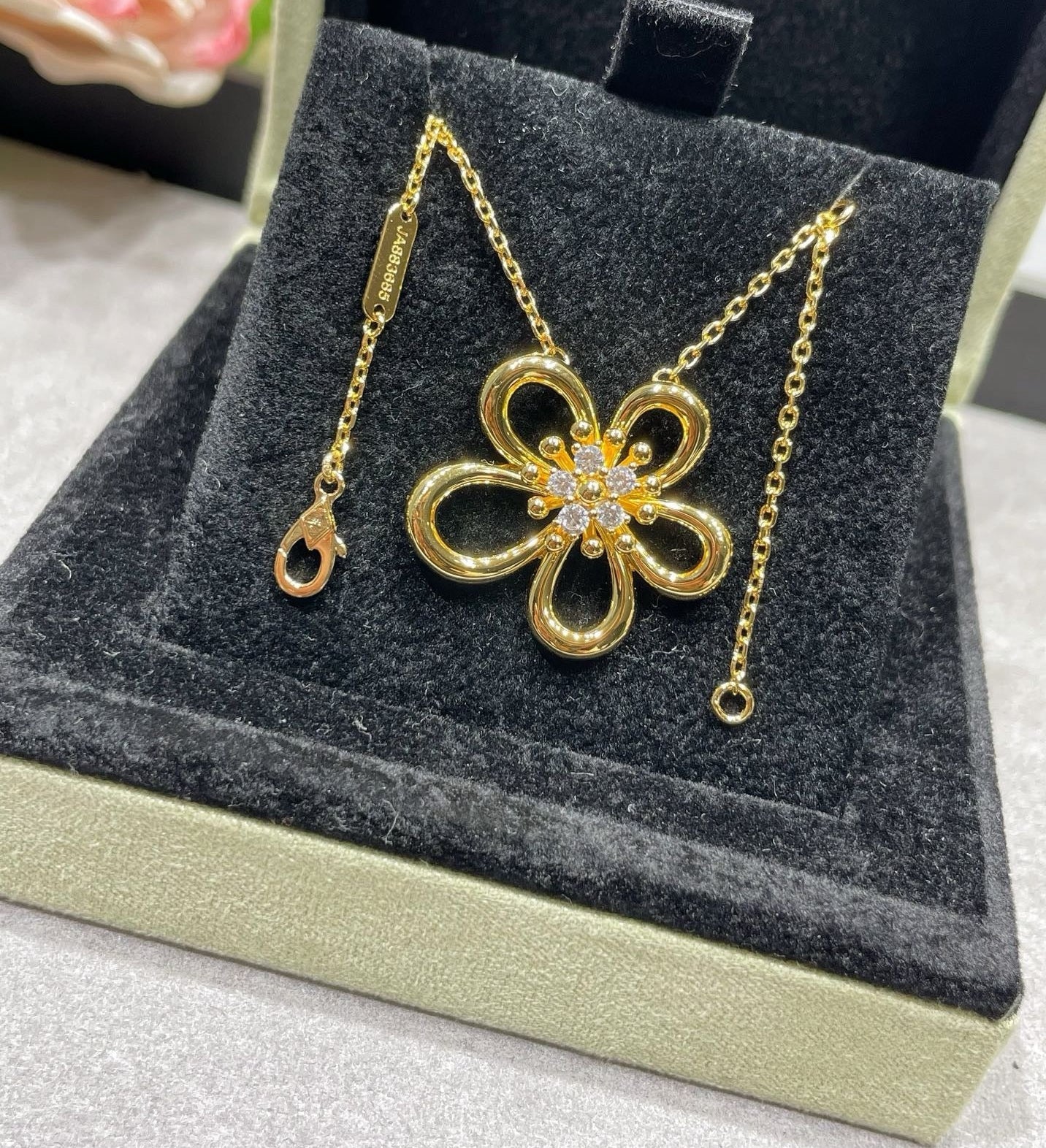[Eternal jewelry] Flower Jewelry Set with Diamond Center