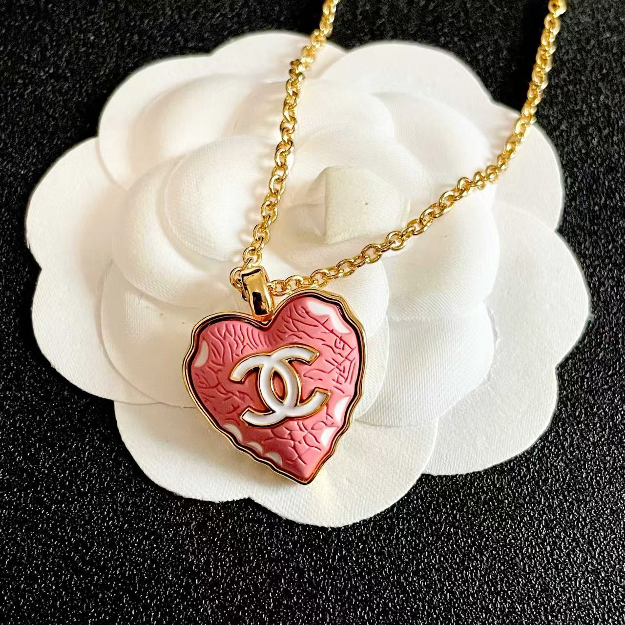 [Eternal jewelry] Heart-shaped Necklace & Earring Set