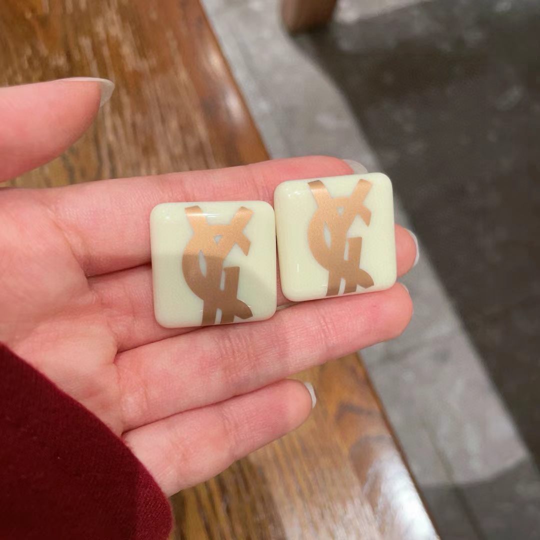 [Eternal jewelry]Classic Letter Earrings