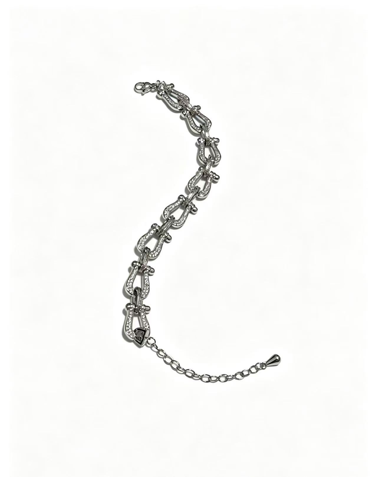¡®Eternal jewelryDiamond-studded Horseshoe Bracelet