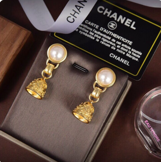 [Eternal Jewelry]Golden Chanel stud earrings