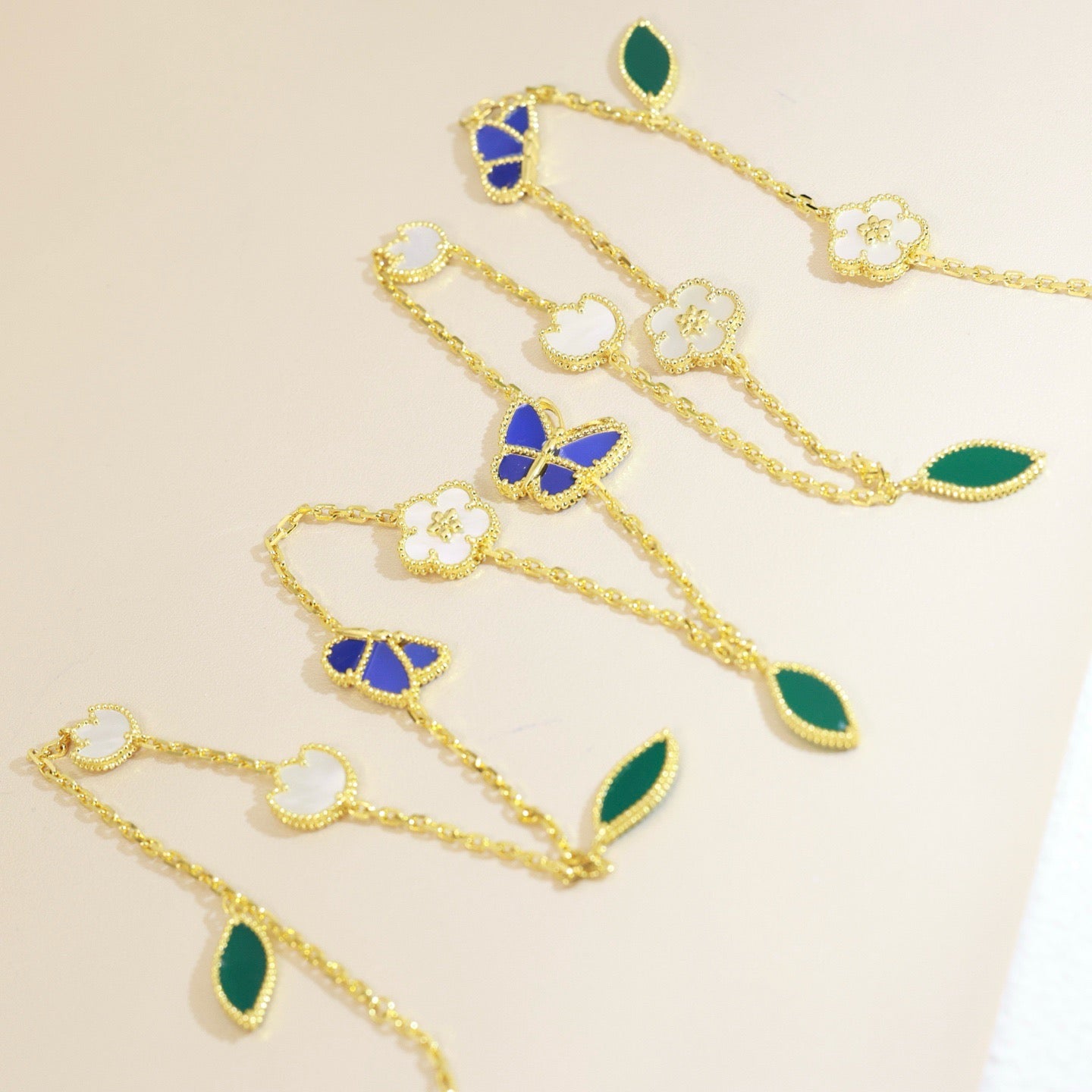 [Eternal jewelry]LUCKY SPRING BUTTERFLY 15 FLOWER NECKLACE