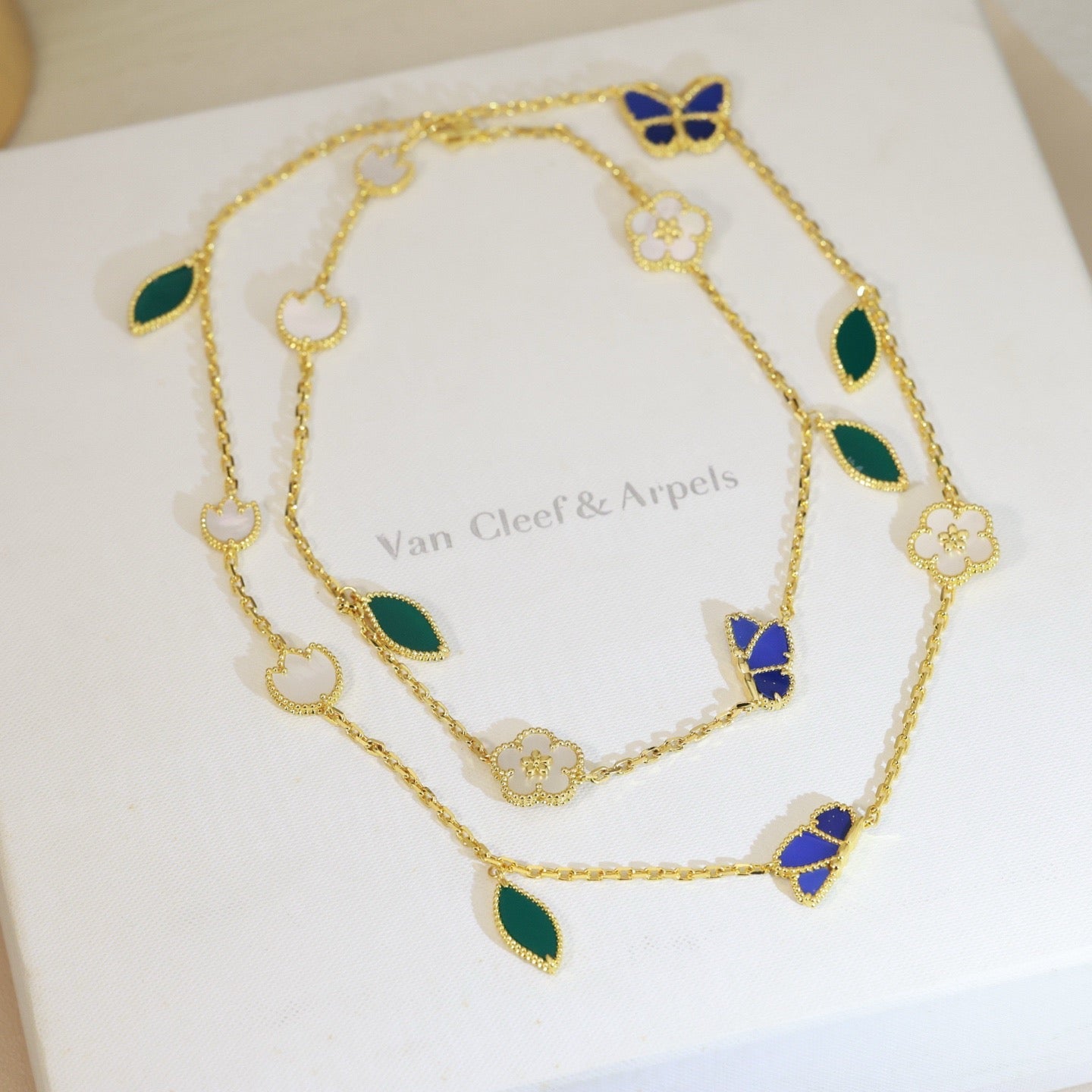 [Eternal jewelry]LUCKY SPRING BUTTERFLY 15 FLOWER NECKLACE