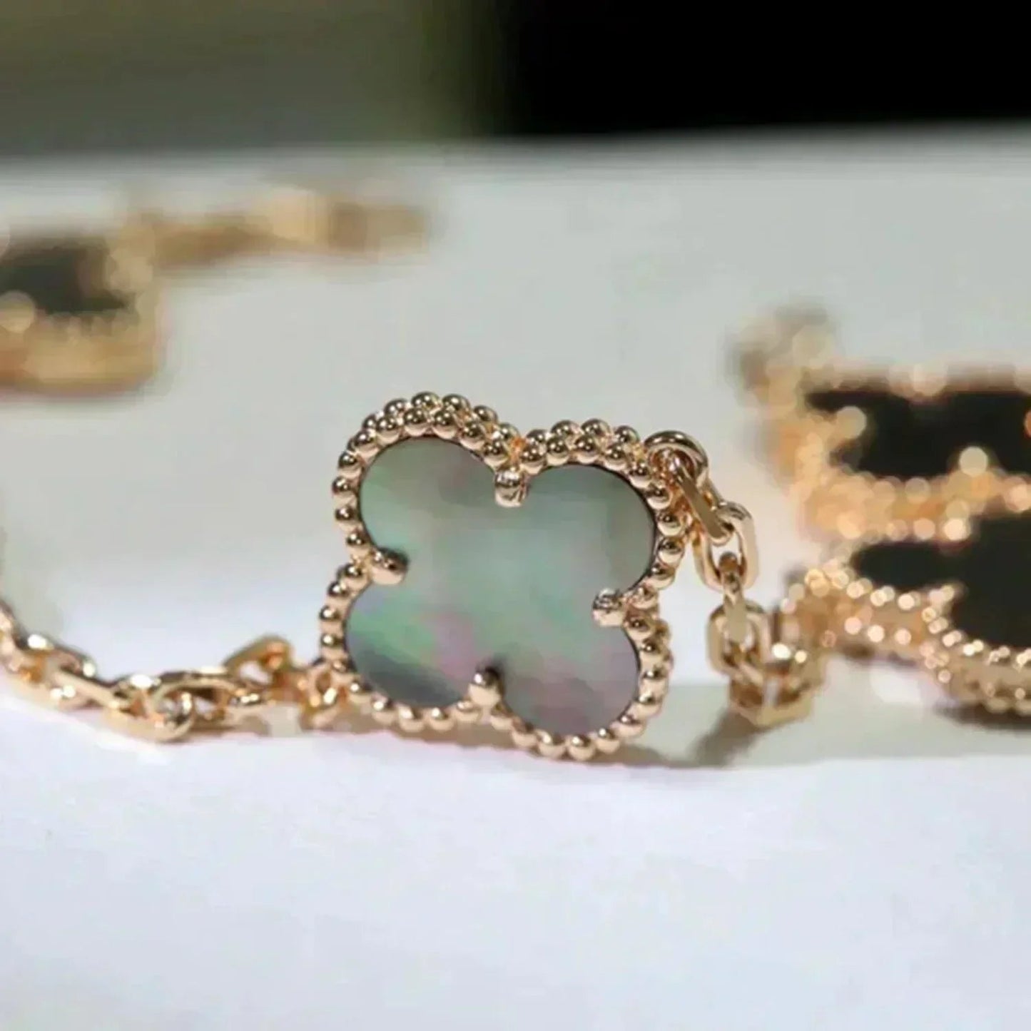 [Eternal Jewelry] CLOVER 5 MOTIF GRAY MOP BRACELET COLLECTION