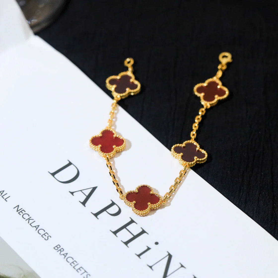 [Eternal Jewelry] CLOVER 5 MOTIF RED CORNELIAN BRACELET COLLECTION