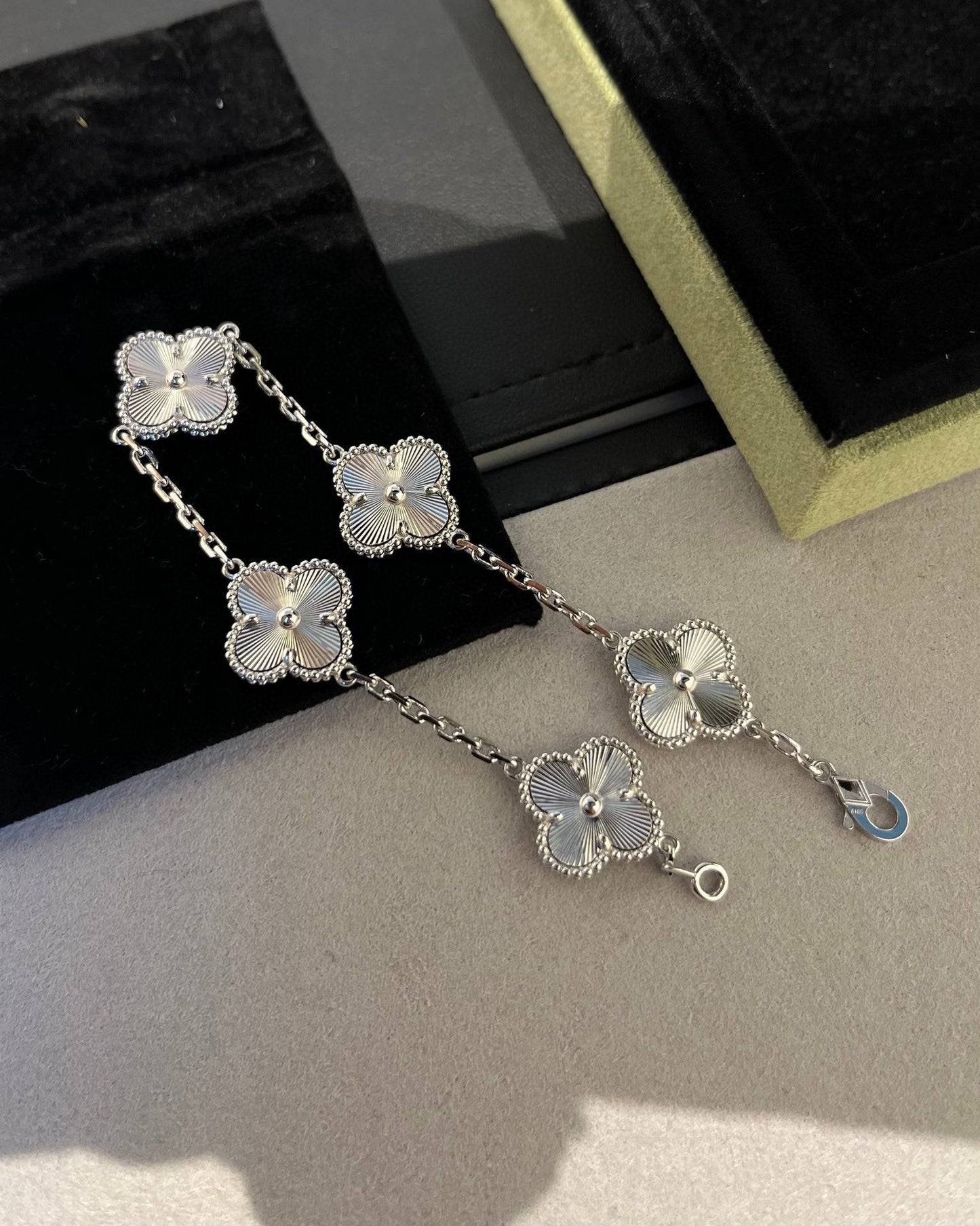 [Eternal Jewelry] CLOVER 5 MOTIF LASER BRACELET COLLECTION